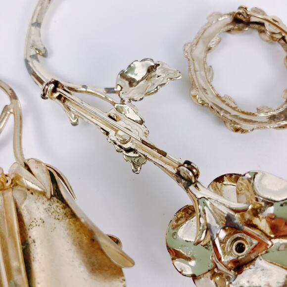 VTG Mid Century Brooch Lot of 3 Floral Faux Pearl Rhinestone Gold Tone Pins - Picture 7 of 13